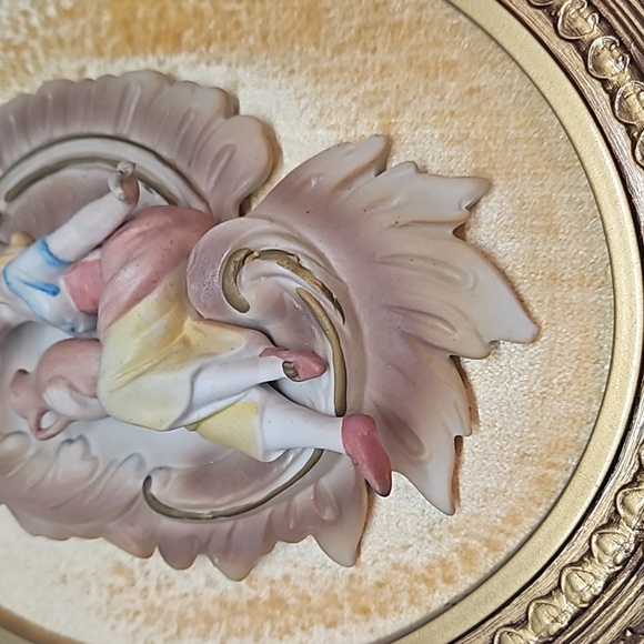 Vintage Bisque Hand Painted Relief 3d on Velvet Ornate Frame. - Picture 2 of 11